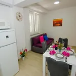 شقة Vesela - Premium One Bedroom With Terrace And Partial Sea View *