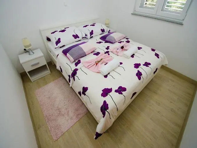 Vesela - Premium One Bedroom With Terrace And Partial Sea View * Janjina