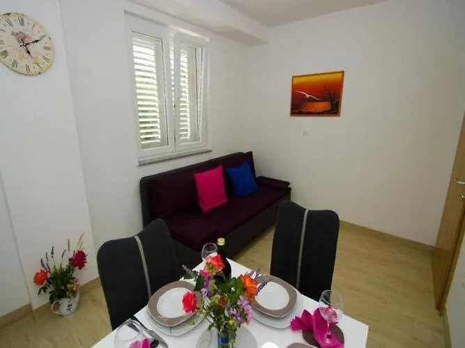 Vesela - Premium One Bedroom With Terrace And Partial Sea View