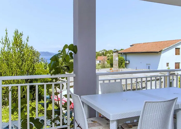 Vesela - Premium One Bedroom With Terrace And Partial Sea View
