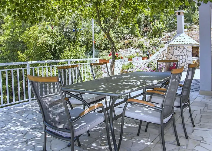 Vesela - Premium One Bedroom With Terrace And Partial Sea View
