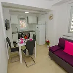 Vesela - Premium One Bedroom With Terrace And Partial Sea View Апартаменты
