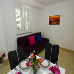 Vesela - Premium One Bedroom With Terrace And Partial Sea View