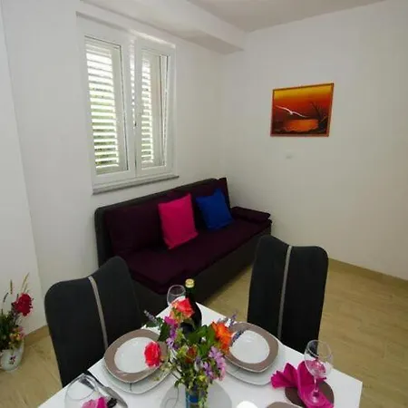 Vesela - Premium One Bedroom With Terrace And Partial Sea View